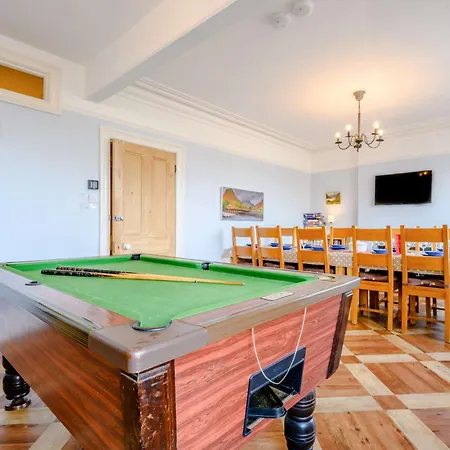 6 Bed In Sz481 Κέσγουικ